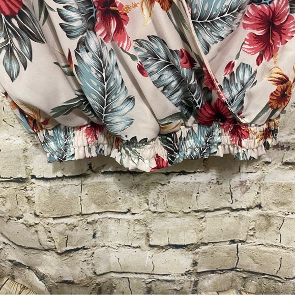 NWT Easel Cream Floral Print Faux Wrap Stretch Waist Top - Picture 3 of 6